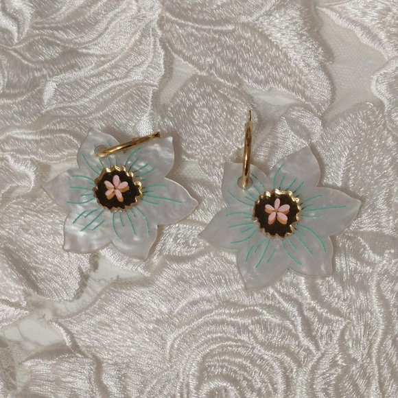 Pearlescent Acrylic Daffodil Earrings, NWOT - Picture 3 of 3